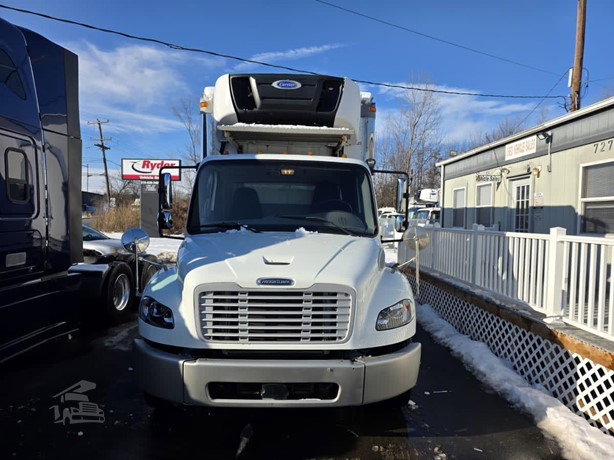 2019 Freightliner Business Class Refrigerated Truck for sale — view 2