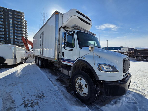 2014 Freightliner Business Class Refrigerated Truck for sale — view 2