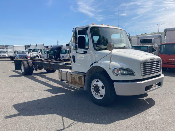 2020 Freightliner Business Class Cab Chassis Truck for sale — view 3