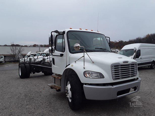 2020 Freightliner Business Class Cab Chassis Truck for sale — view 3