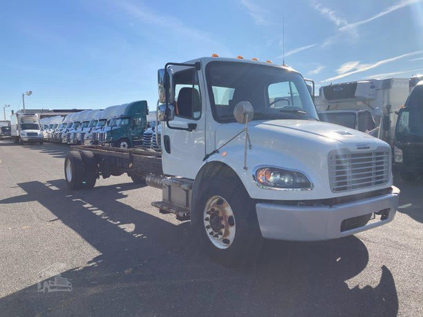 2020 Freightliner Business Class Cab Chassis Truck for sale — view 3