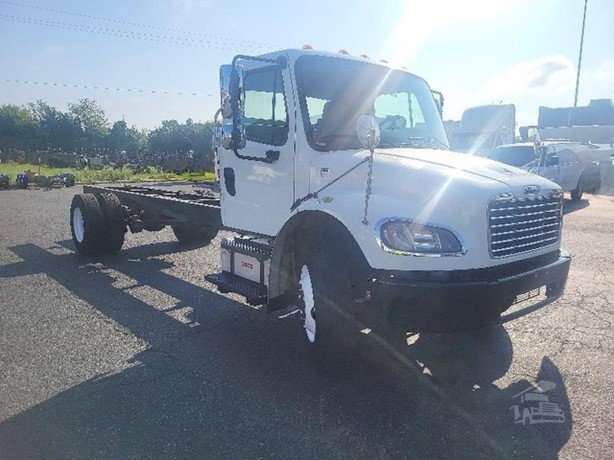 2020 Freightliner Business Class Cab Chassis Truck for sale — view 3