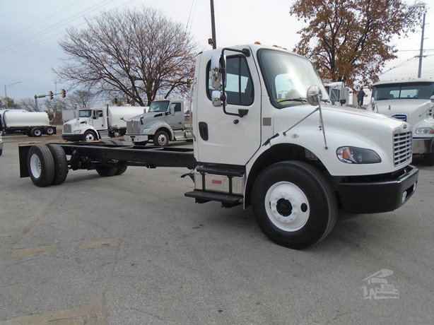 2019 Freightliner Business Class Cab Chassis Truck for sale — view 3