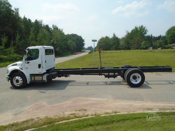2019 Freightliner Business Class Cab Chassis Truck for sale — view 3