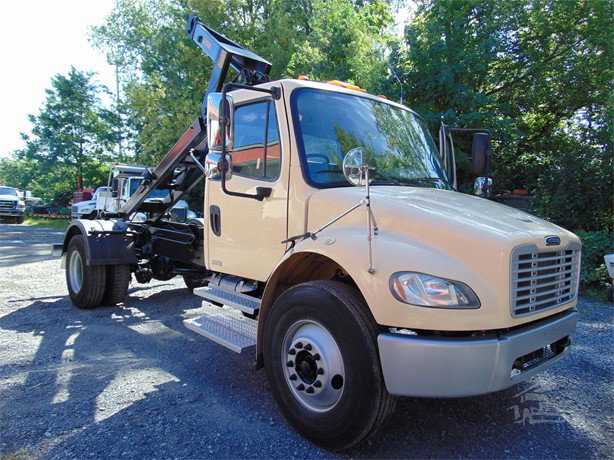 2010 Freightliner Business Class Hook Lift Truck for sale — view 3