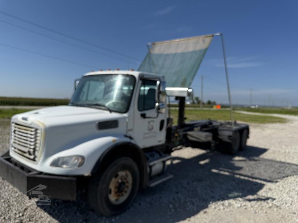 2010 Freightliner Business Class Hook Lift Truck for sale — view 3