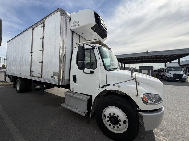 2019 Freightliner Business Class Refrigerated Truck for sale — view 3