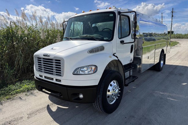 2007 Freightliner Business Class Tanker Truck - Fuel for sale — view 4