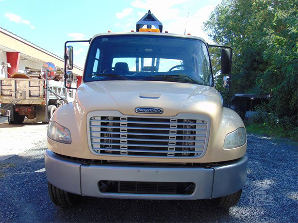 2010 Freightliner Business Class Hook Lift Truck for sale — view 4