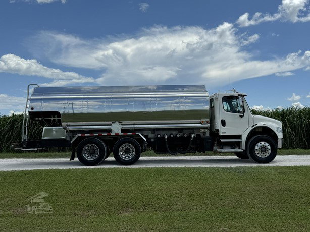 2005 Freightliner Business Class Tanker Truck - Fuel for sale — view 4