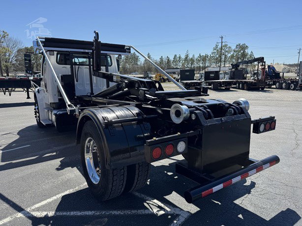2016 Freightliner Business Class Hook Lift Truck for sale — view 5