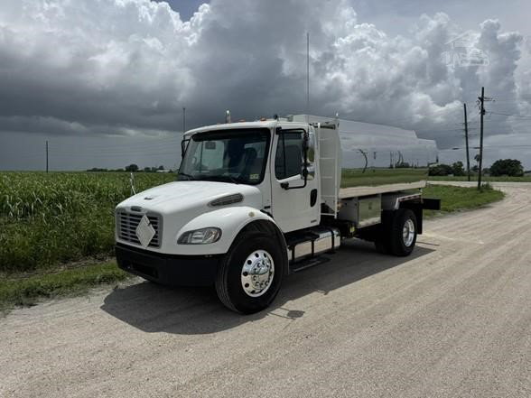2006 Freightliner Business Class Tanker Truck - Fuel for sale — view 5