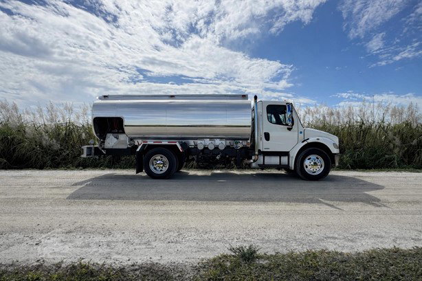 2006 Freightliner Business Class Tanker Truck - Fuel for sale — view 5