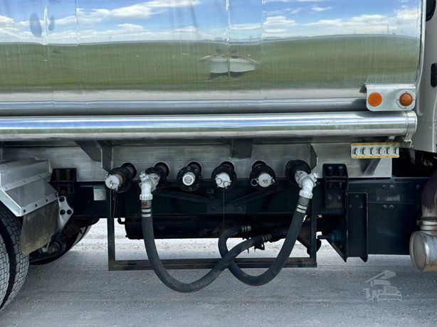 2005 Freightliner Business Class Tanker Truck - Fuel for sale — view 5