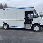 2008 Freightliner MT45 Van - Step for sale — view 3