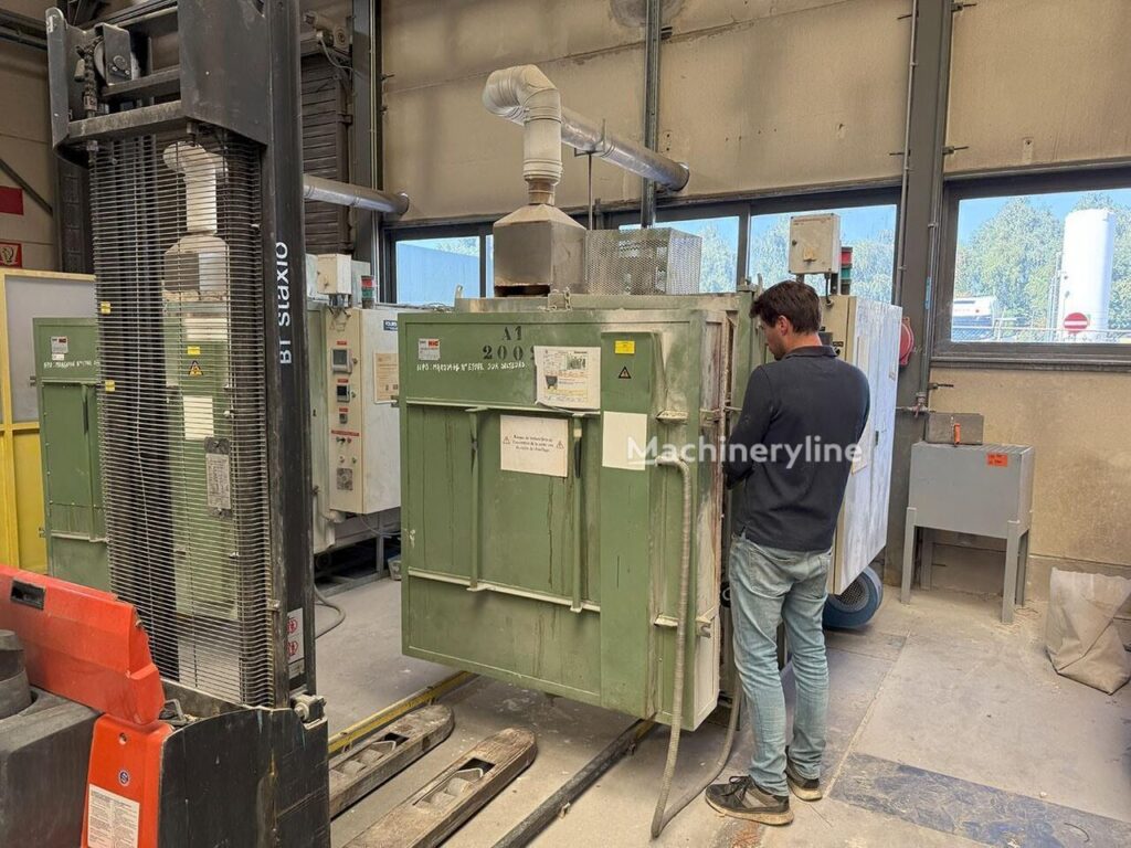 H&C Fours 400°C Laboratory Equipment for sale