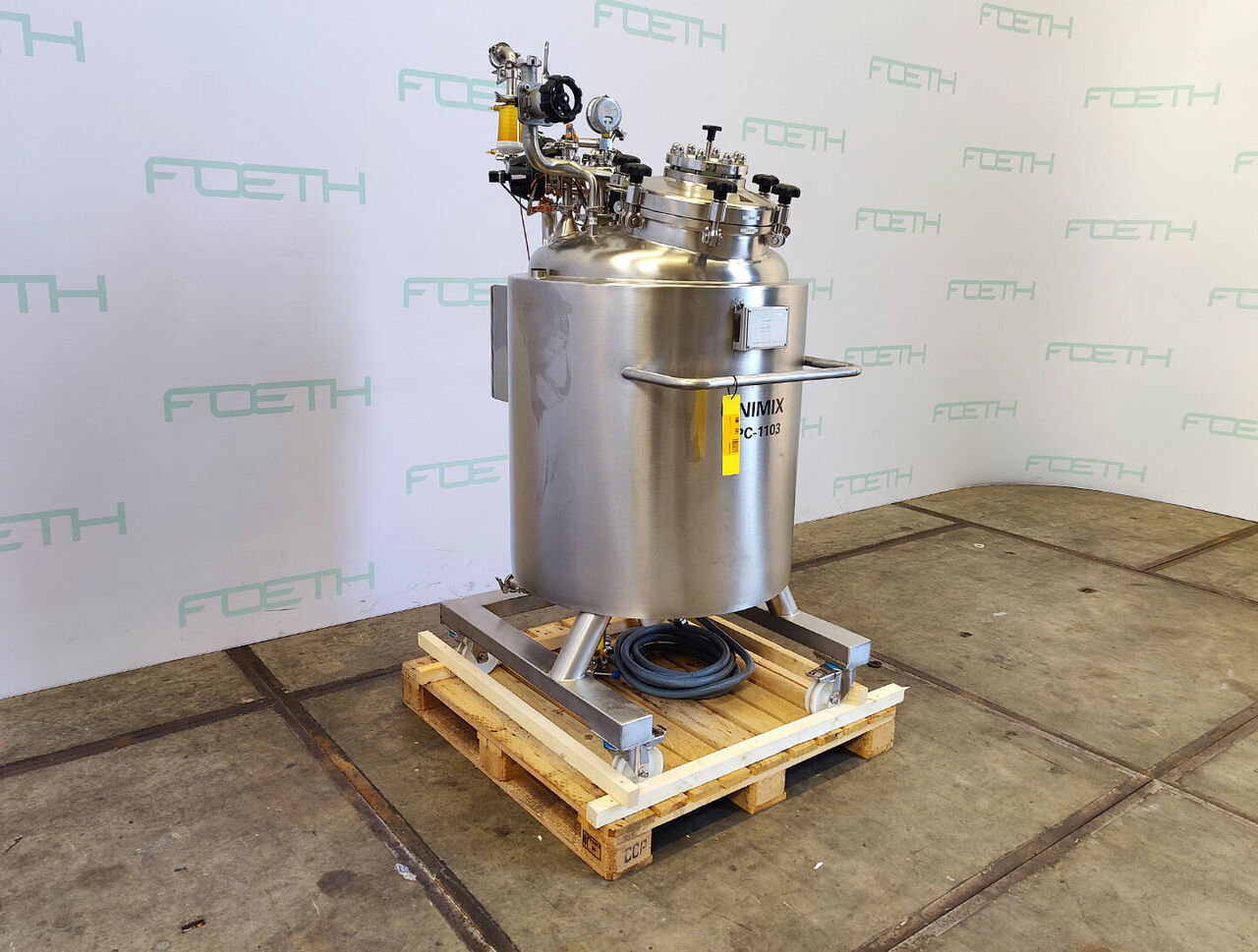 Haagen & Rinau 300 Ltr. - Pressure vessel Tank Container for sale — view 2