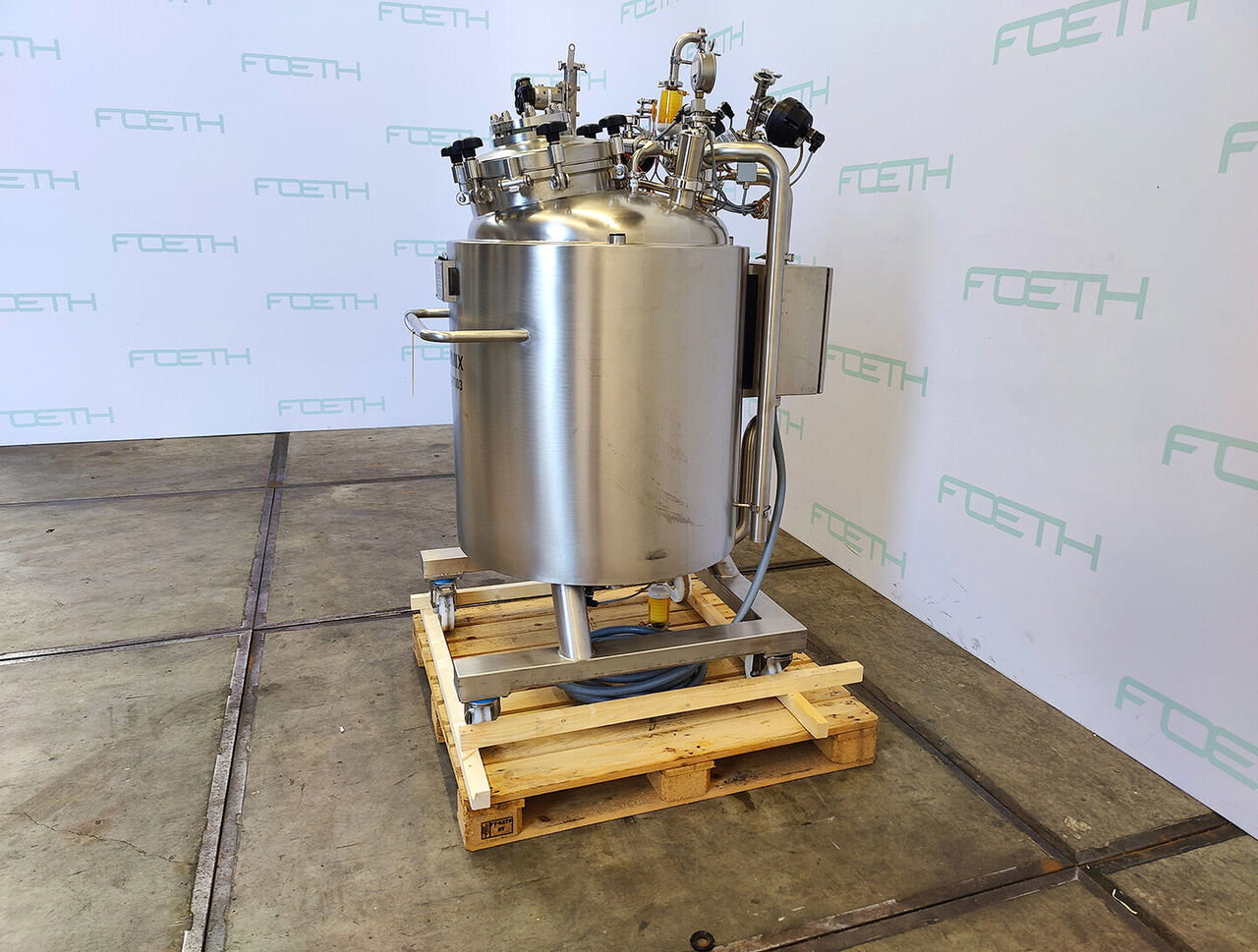 Haagen & Rinau 300 Ltr. - Pressure vessel Tank Container for sale — view 5