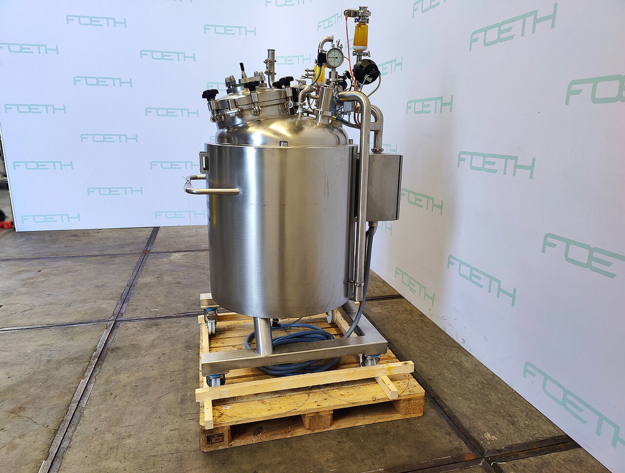 Haagen & Rinau 300 Ltr. - Pressure vessel Tank Container for sale — view 5