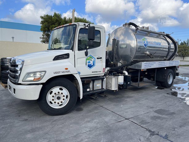 2013 Hino 338 Sewer Truck for sale — view 4