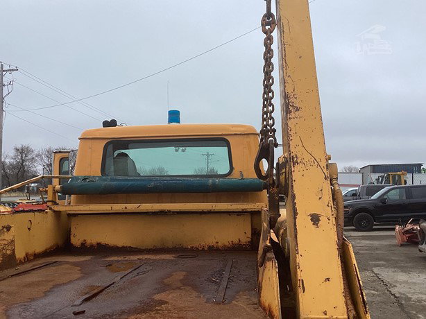 2001 International 4700 Hook Lift Truck for sale — view 5