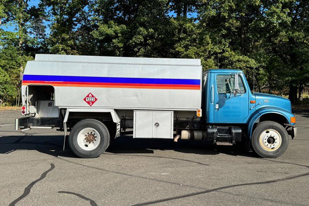 2000 International 4900 Tanker Truck - Fuel for sale — view 3