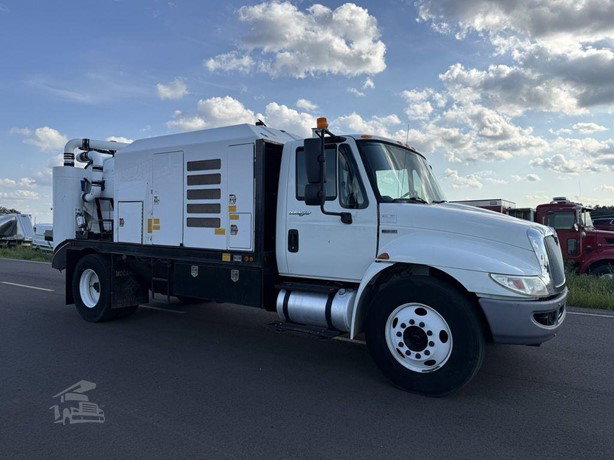 2014 International Durastar 4300 Sewer Truck for sale — view 2