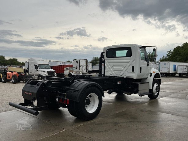 2017 International Durastar 4300 Hook Lift Truck for sale — view 5