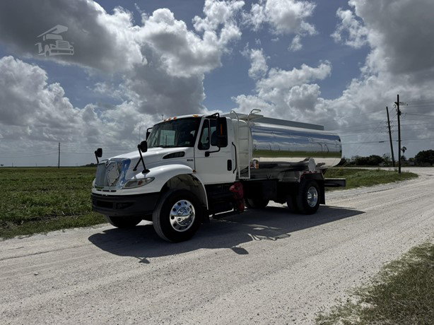 2014 International Durastar 4400 Tanker Truck - Fuel for sale — view 5