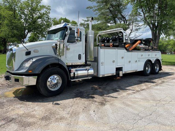 2018 International HX Tow Truck for sale — view 2