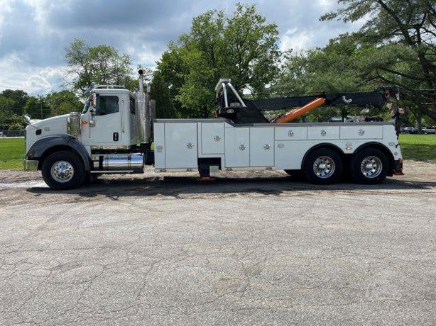 2018 International HX Tow Truck for sale — view 3