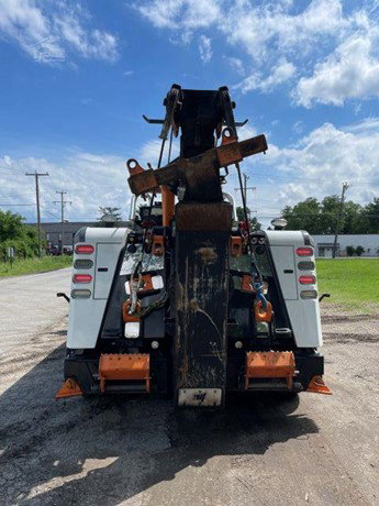 2018 International HX Tow Truck for sale — view 5