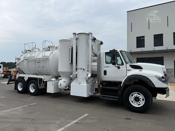 2019 International MV Sewer Truck for sale — view 2