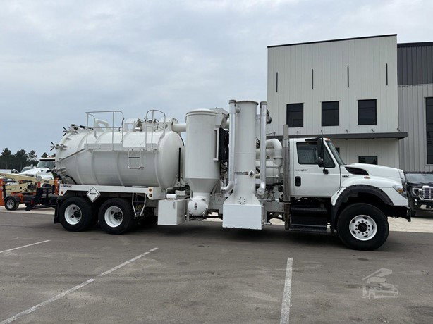 2019 International MV Sewer Truck for sale — view 3