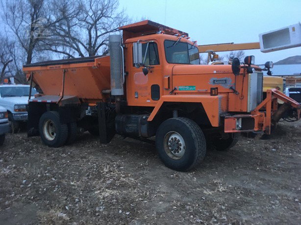 1995 International Paystar 5000 Pick Up Truck for sale