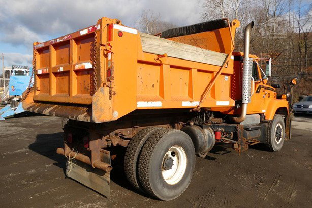 1999 International S2500 Hook Lift Truck for sale — view 4
