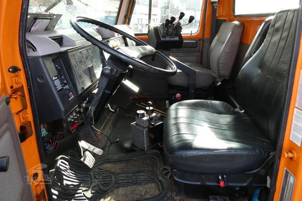 1999 International S2500 Hook Lift Truck for sale — view 5