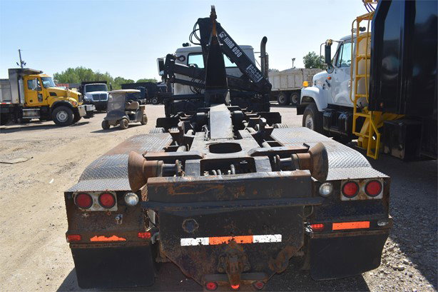 1996 International S2600 Hook Lift Truck for sale — view 3