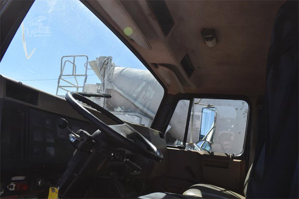 1990 International Workstar 7000 Pick Up Truck for sale — view 4