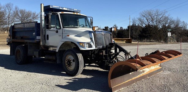 2005 International Workstar 7300 Pick Up Truck for sale — view 2