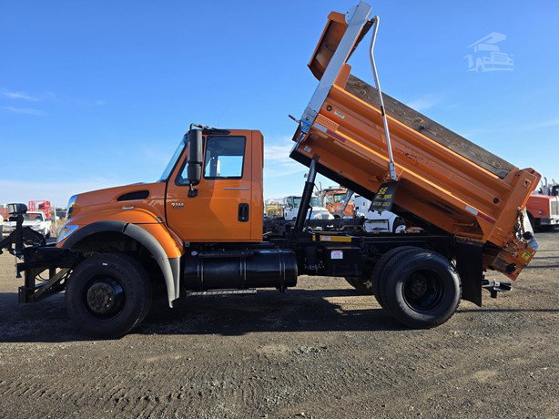2005 International Workstar 7300 Pick Up Truck for sale — view 3