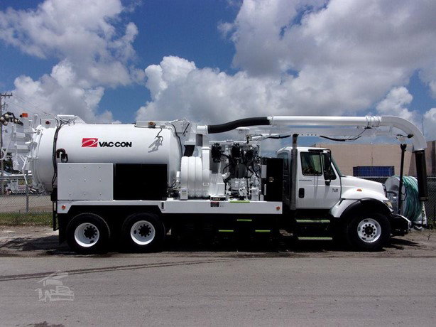 2004 International Workstar 7400 Sewer Truck for sale — view 2