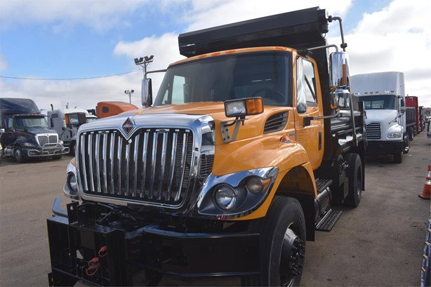 2010 International Workstar 7400 Pick Up Truck for sale — view 2