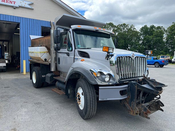 2009 International Workstar 7400 Pick Up Truck for sale — view 2