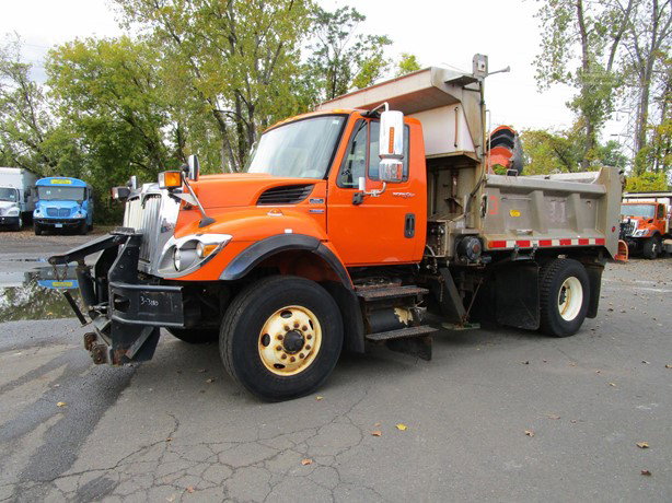 2008 International Workstar 7400 Pick Up Truck for sale — view 2