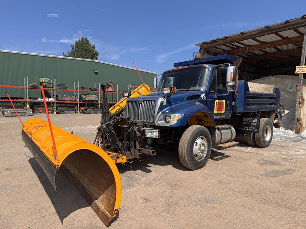 2003 International Workstar 7400 Pick Up Truck for sale — view 2