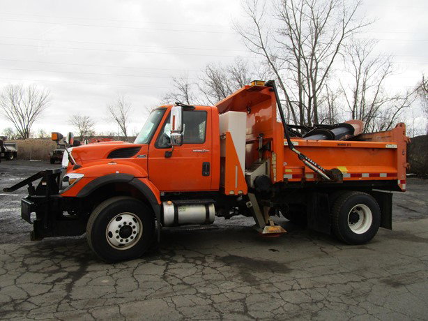 2013 International Workstar 7400 Pick Up Truck for sale — view 3