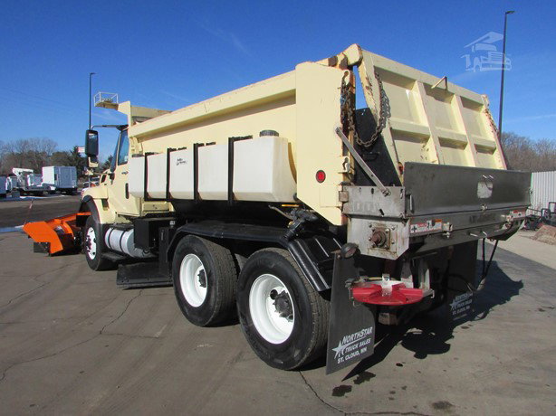2011 International Workstar 7400 Pick Up Truck for sale — view 3