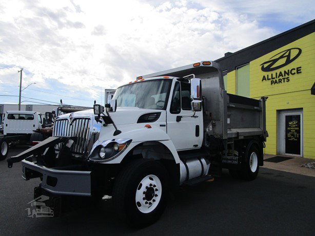 2009 International Workstar 7400 Pick Up Truck for sale — view 3