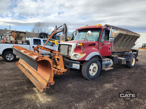 2003 International Workstar 7400 Hook Lift Truck for sale — view 4